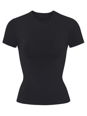 SKIMS Soft Smoothing Seamless T-Shirt in Graphite